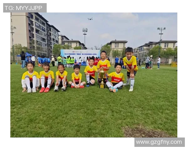 足球明星童年照揭秘他们如何从小梦想成真